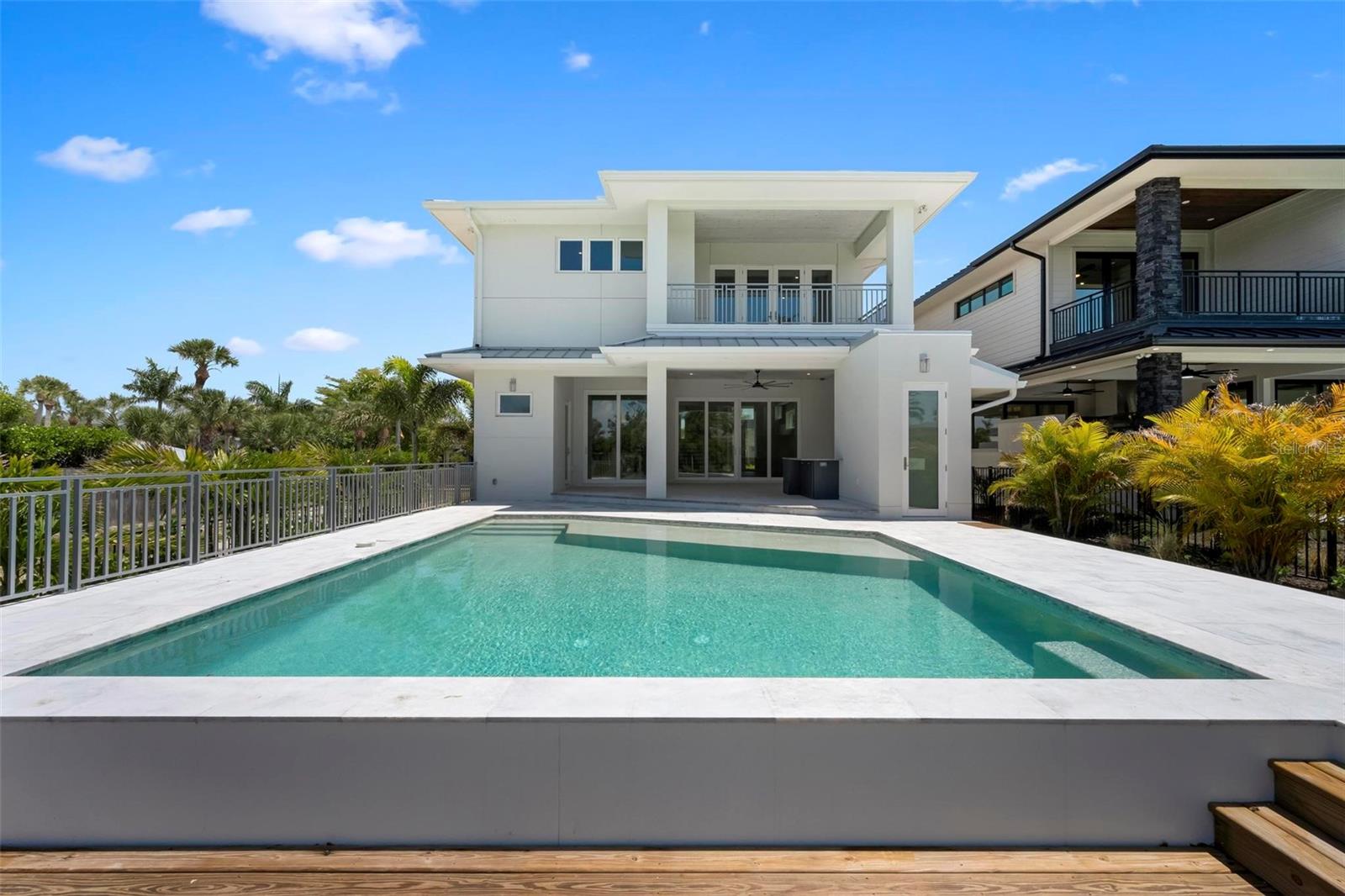 SIESTA BEACH - Residential