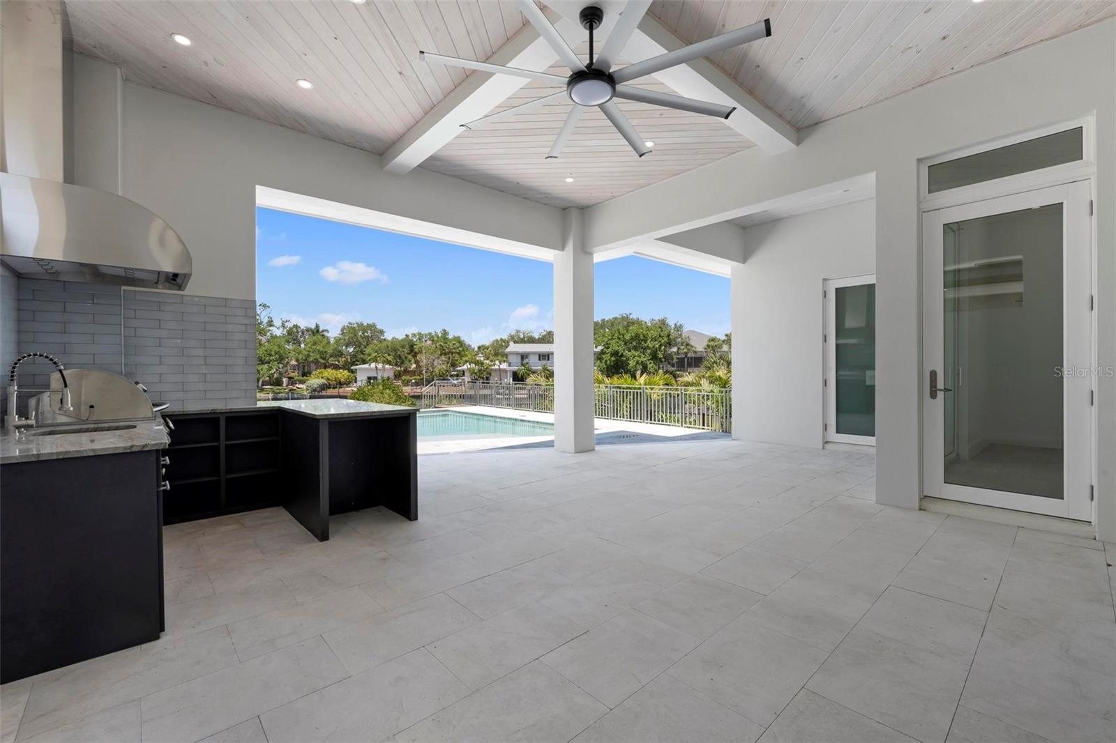 SIESTA BEACH - Residential