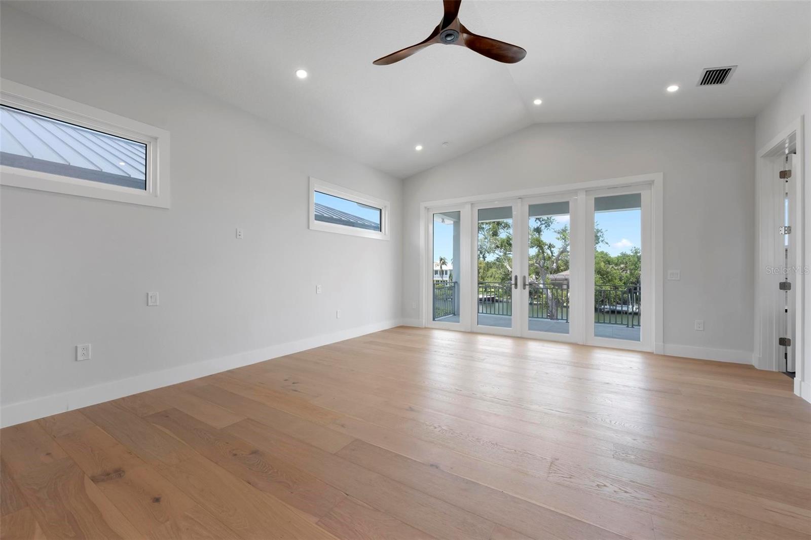 SIESTA BEACH - Residential