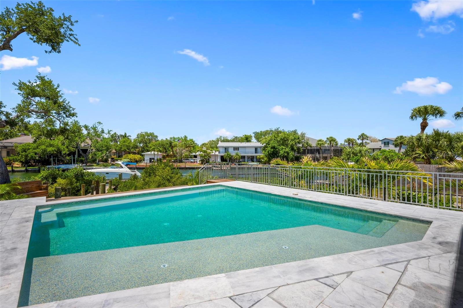 SIESTA BEACH - Residential