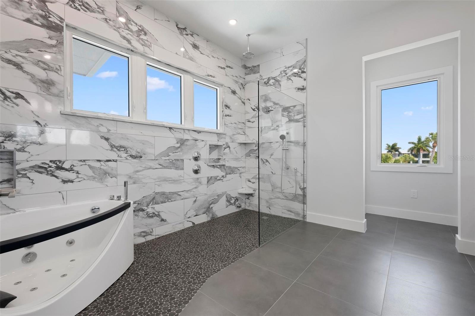 SIESTA BEACH - Residential