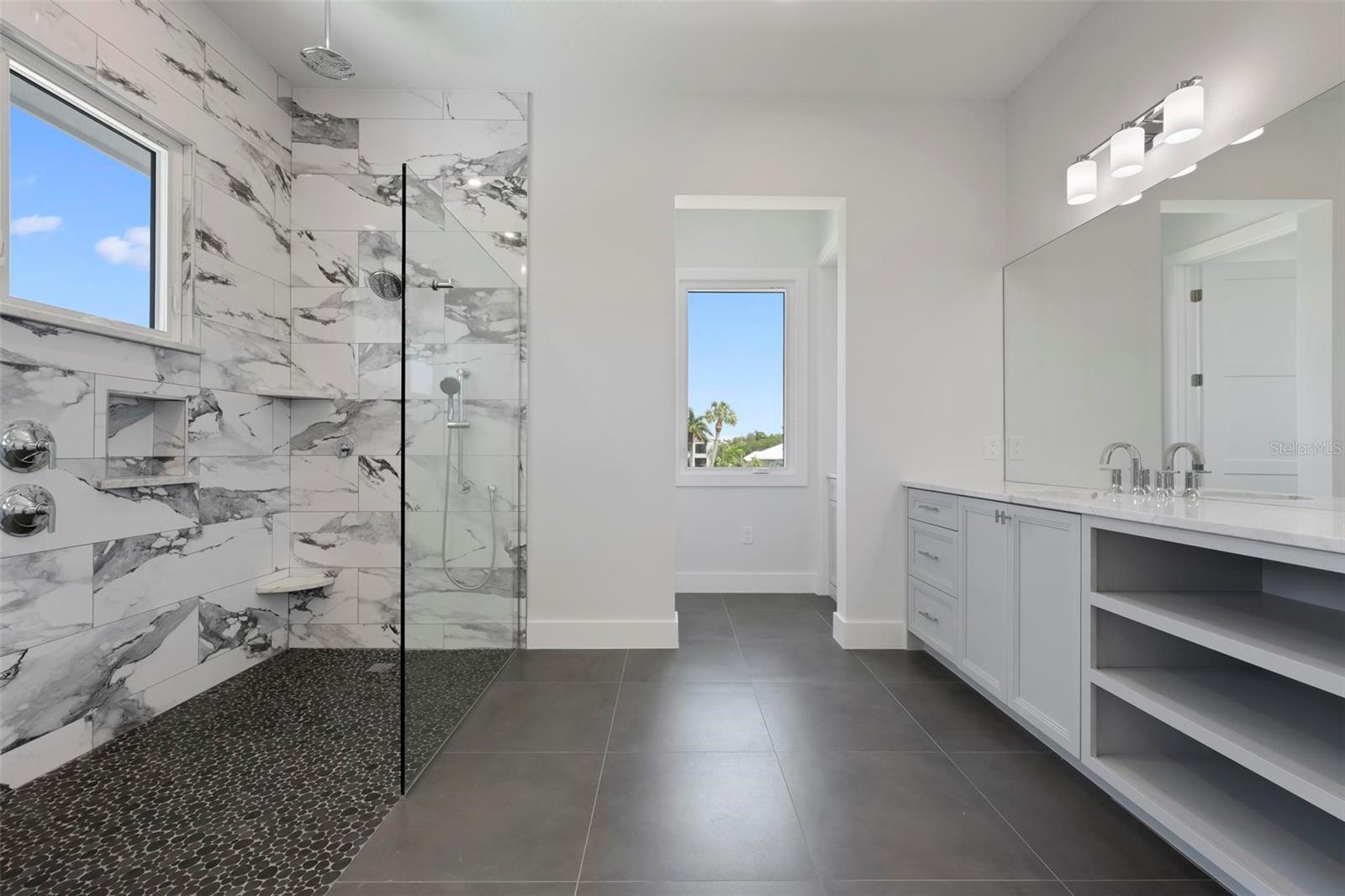 SIESTA BEACH - Residential