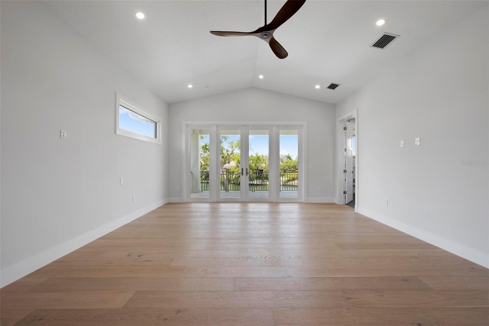 SIESTA BEACH - Residential