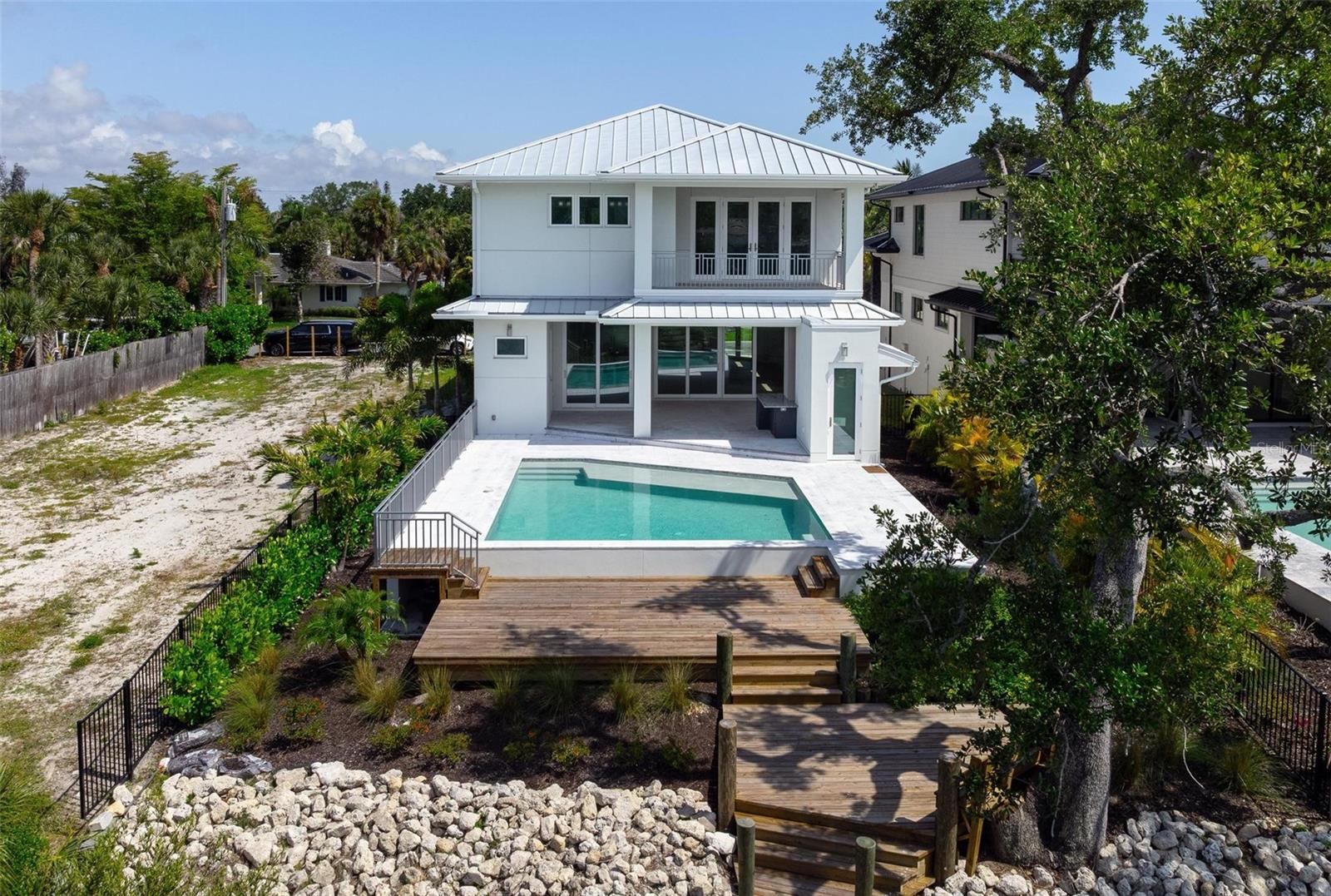 SIESTA BEACH - Residential