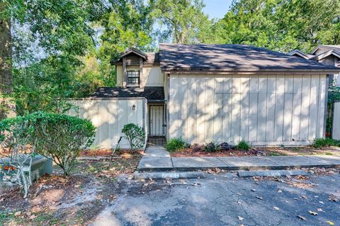 Photo of 5508 SW 4th Place, Gainesville, FL 32607 (MLS # GC535132)