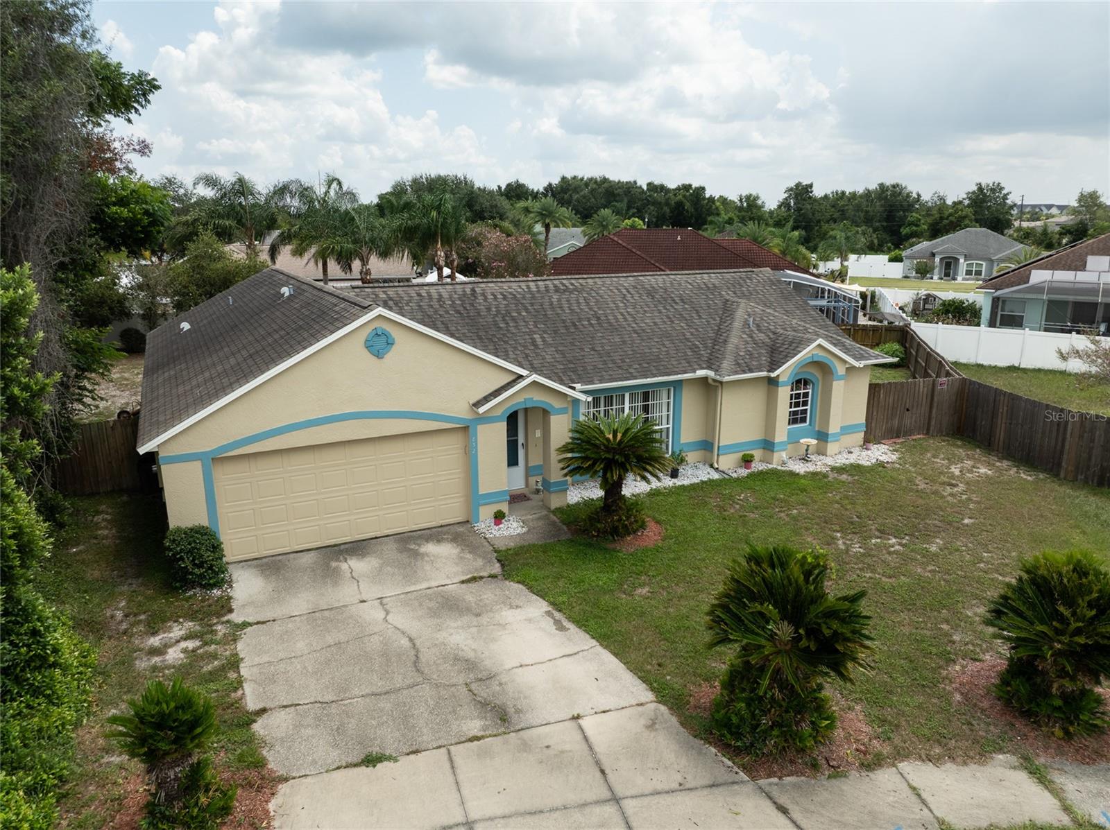 832 WHITE BIRCH COURT