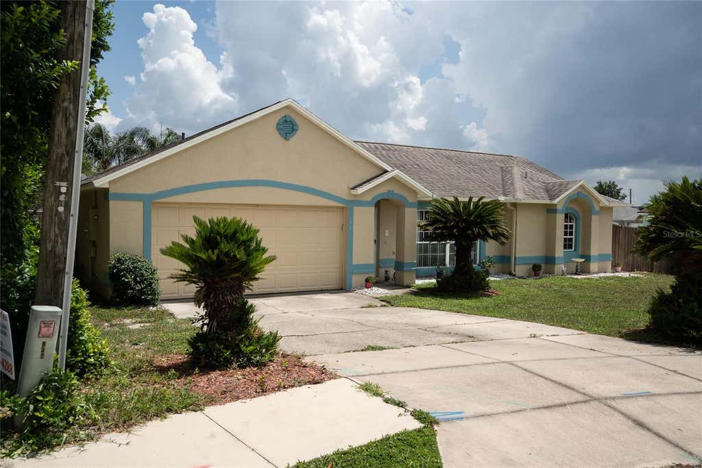 Photo of 832 White Birch Court, Orange City, FL 32763 (MLS # V4950777)