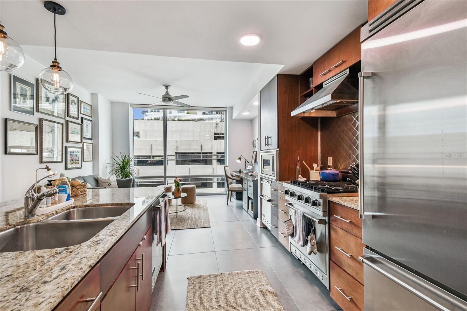 1120 E KENNEDY BOULEVARD 724
