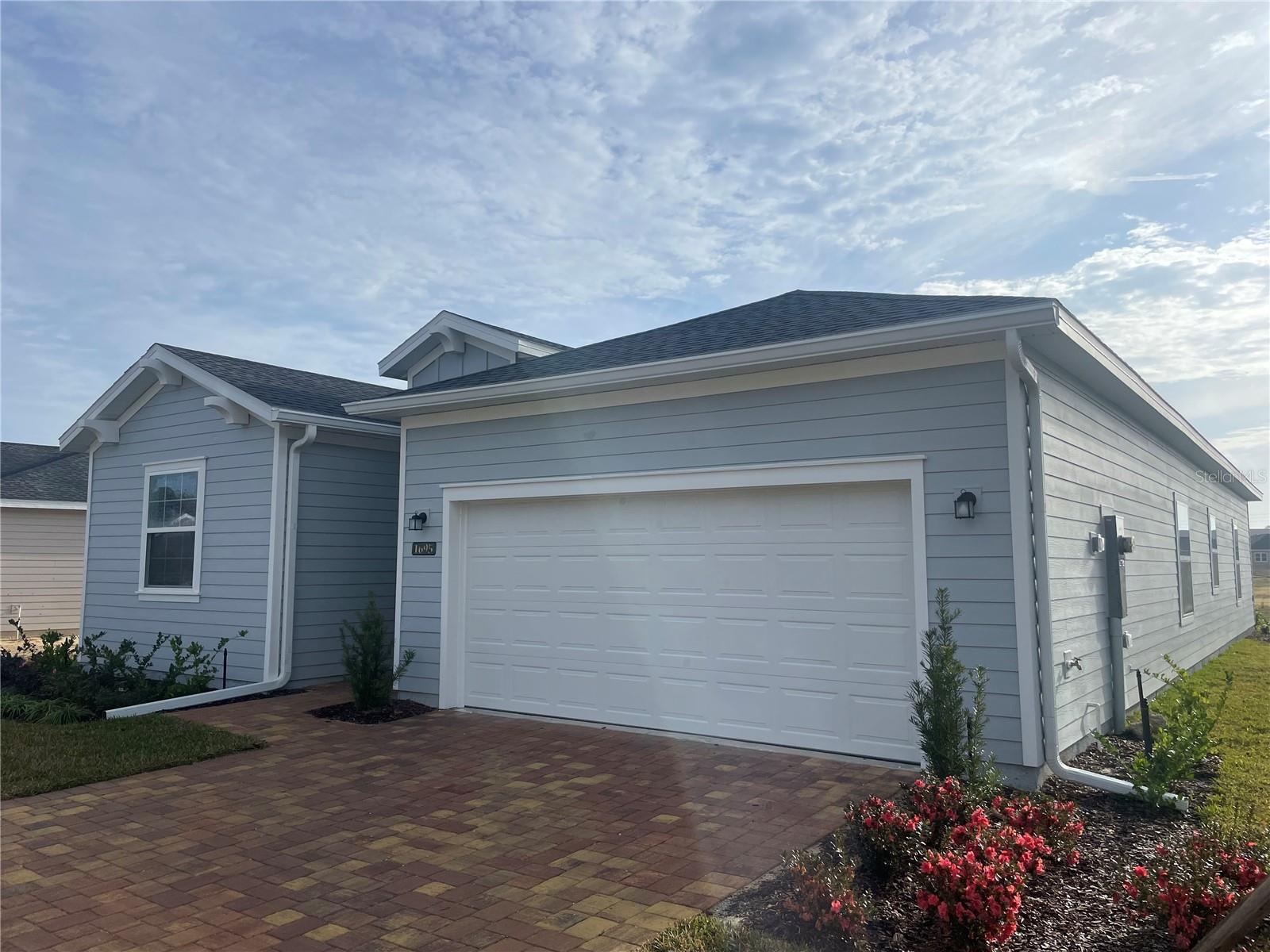 AVAILABLE FOR LEASE DECEMBER 11, 2025. THIS HOME BUILT IN 2023 OFFERS 4 BEDROOMS, AND 3 FULL BATHROOMS, A 2 STALL ATTACHED GARAGE, WITH AN ENCLOSED, SCREENED BACK LANAI. THE HOME OFFERS A WIDE OPEN LIVING SPACE WHICH IS PERFECT FOR YOU, FAMILY AND GUEST. THE KITCHEN IS EQUIP WITH AMPLE CABINETRY, STONE COUNTERTOPS, STAINLESS STEEL APPLIANCES, LARGE CENTER ISLE BREAKFAST BAR, PREP AREA, AND A LARGE PANTRY CLOSET FOR STORAGE. THE PRIMARY BEDROOM IS LOCATED AT THE BACK OF THE HOME AND HAS ITS OWN PRIVATE BATHROOM WITH DOUBLE VANITY SINKS, WALKIN SHOWER ENCLOSURE, PRIVATE WATER AREA, AND WALKIN CLOSET. BEDROOM #2 HAS ITS OWN PRIVATE ENCLOSED BATHROOM. BEDROOMS #3 & #4 SHARE THE 3RD FULL BATHROOM. THE COMMUNITY OF HEATH PRESERVE IS CONVENIENTLY LOCATED NEAR SHOPPING, MEDICAL FACILITY, GYM, BANKING, COFFEE SHOPS, RESTAURANTS, AND A SHORT DISTANCE TO THE NEW WORLD EQUESTRIAN CENTER, AND HISTORIC DOWNTOWN OCALA.