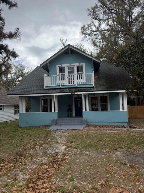 Photo of 444 Avenue B NE, Winter Haven, FL 33881 (MLS # P4938027)