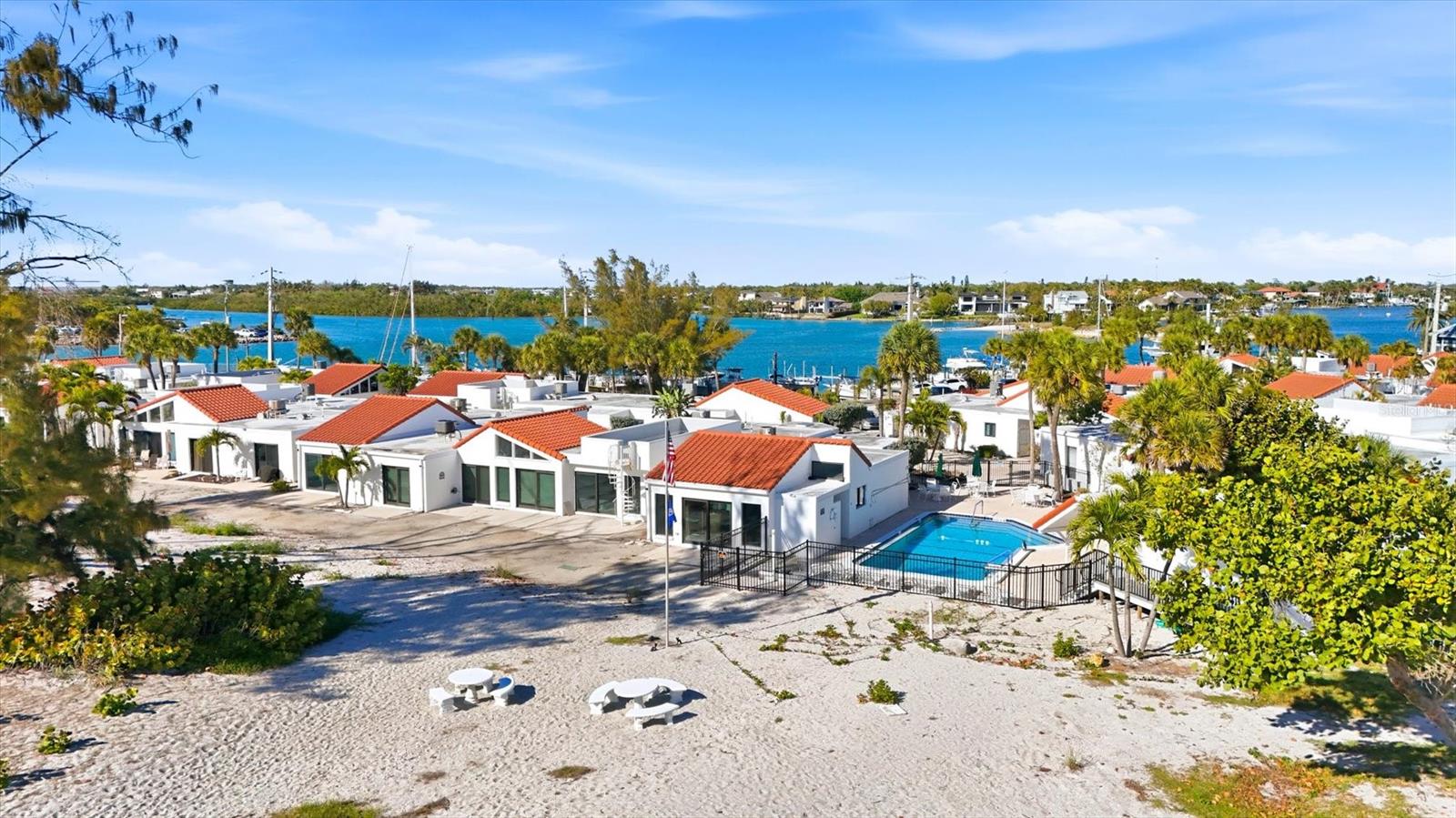 1585 TARPON CENTER DRIVE 29