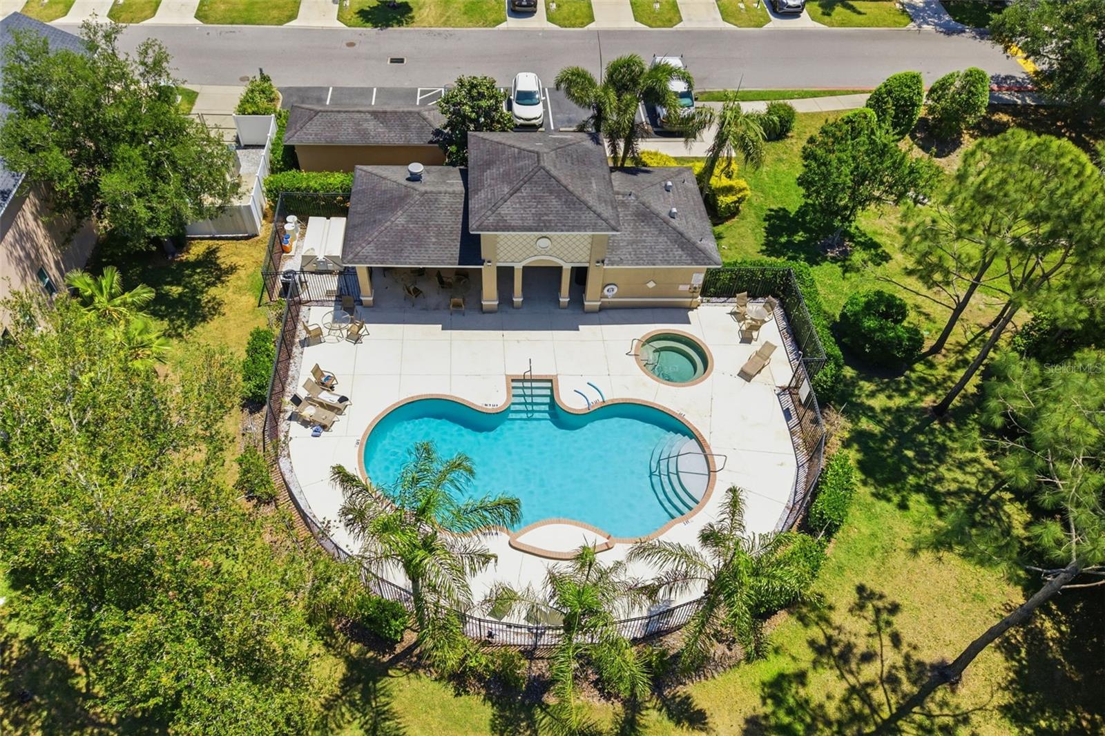 BRADFORD MANOR TWNHMS - Residential