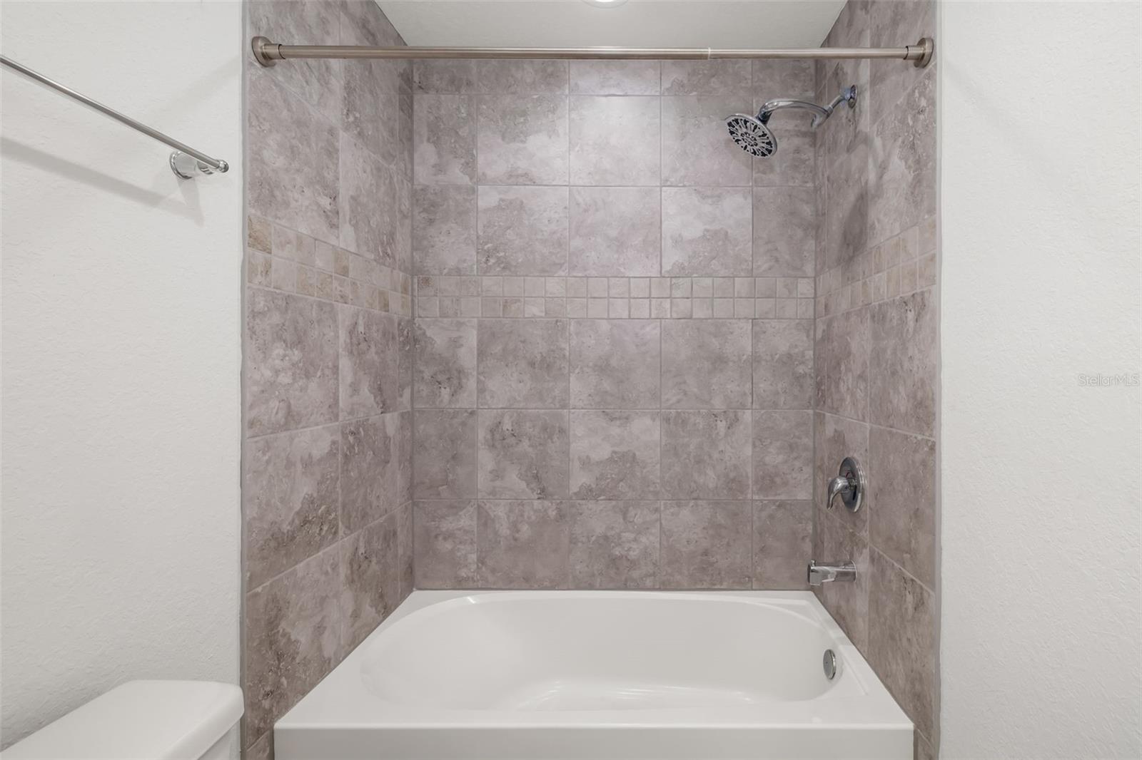 BRADFORD MANOR TWNHMS - Residential