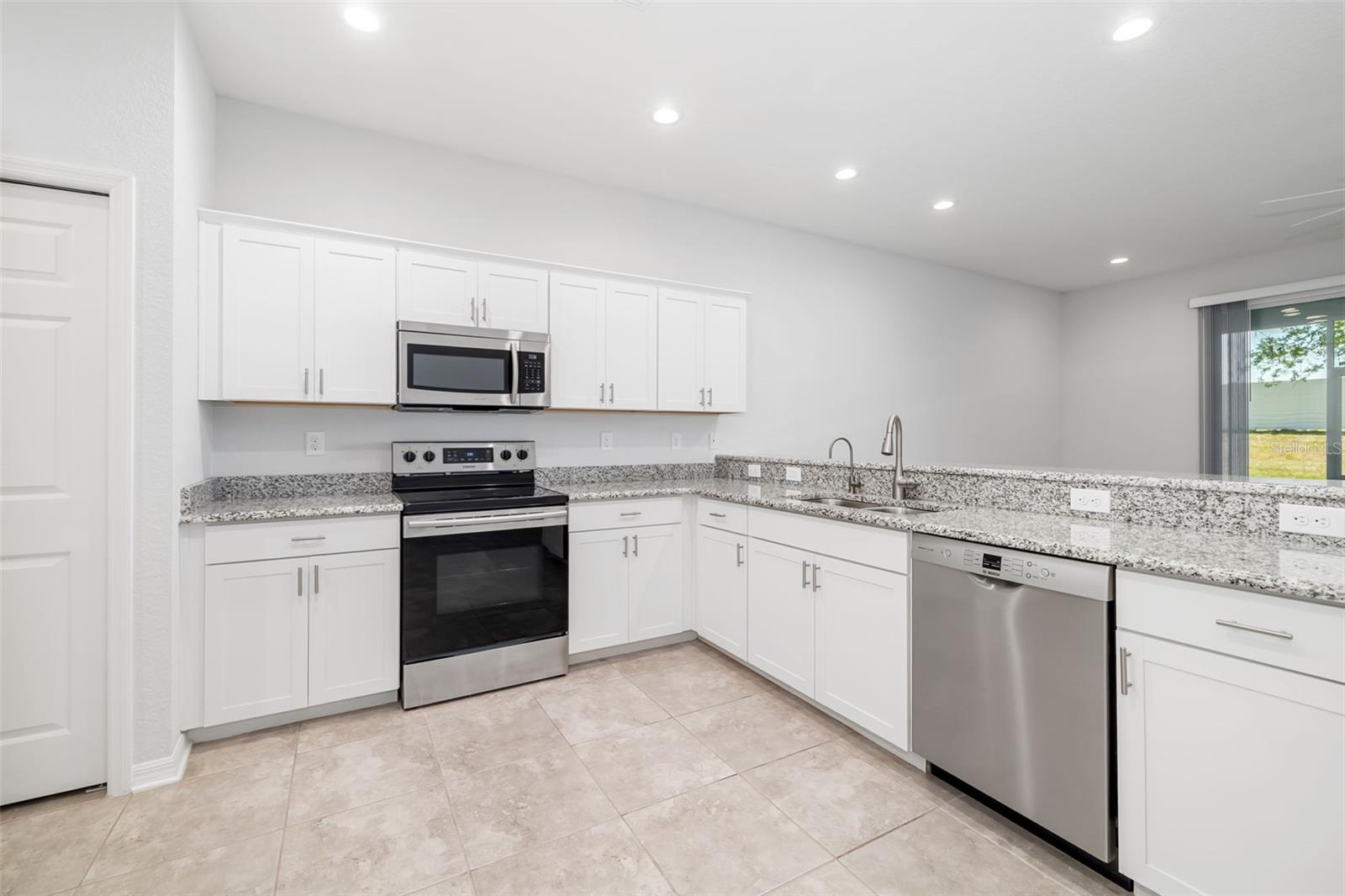 BRADFORD MANOR TWNHMS - Residential