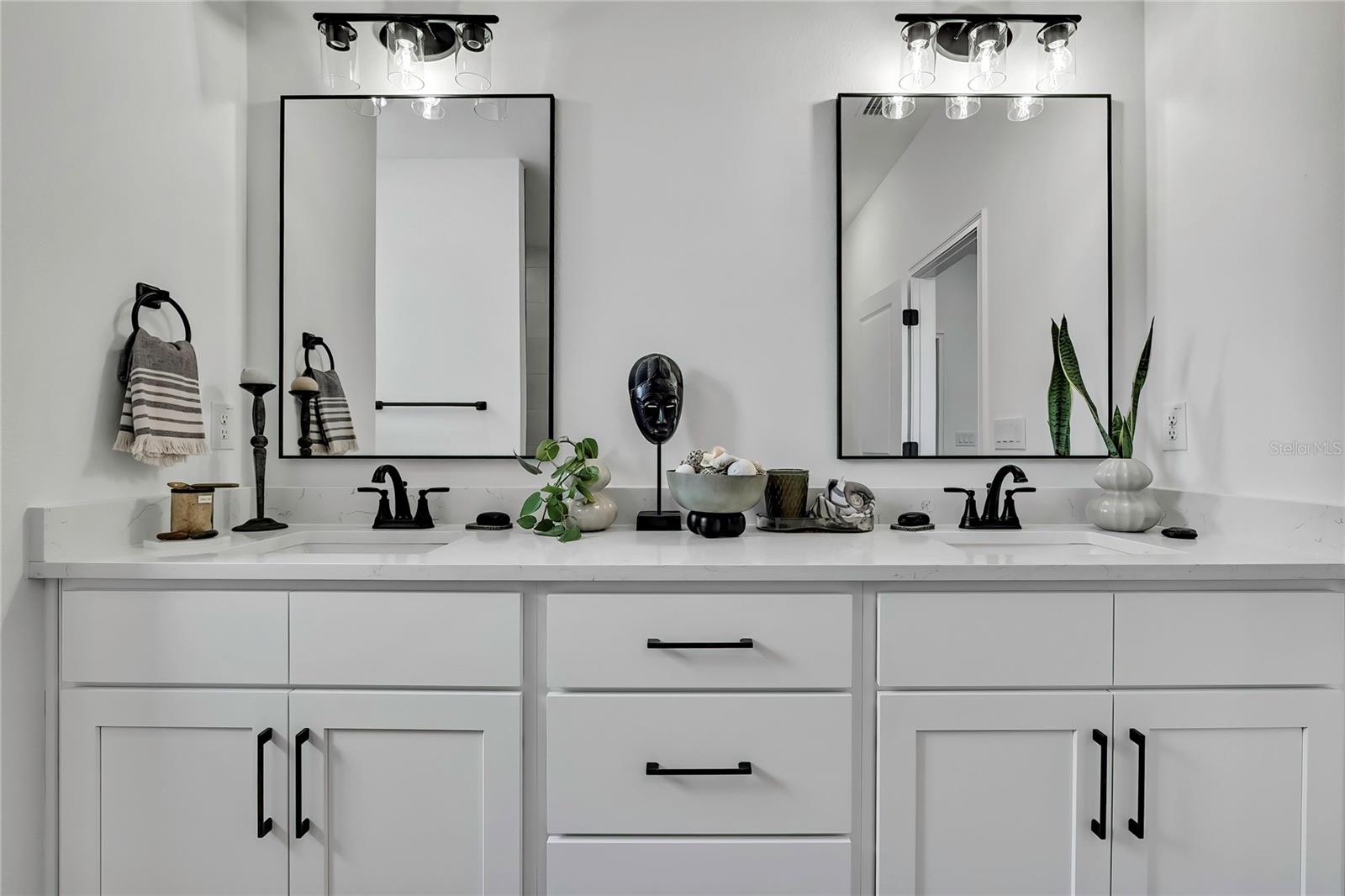 ROYAL HIGHLANDS - Residential