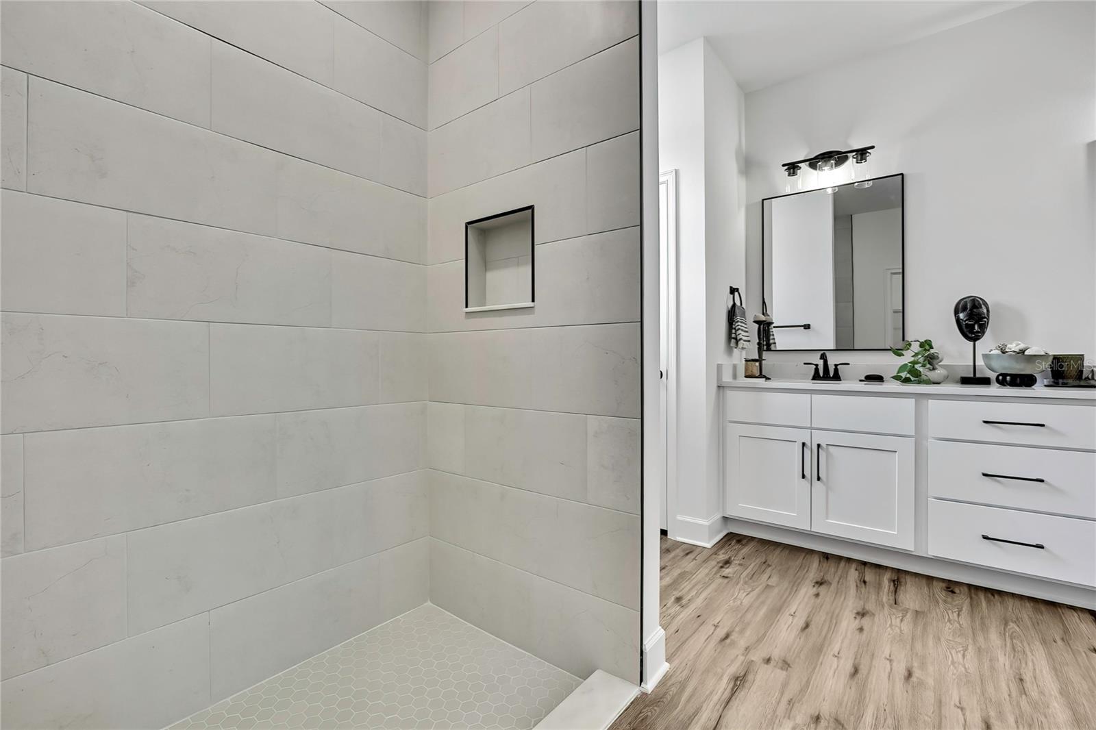 ROYAL HIGHLANDS - Residential