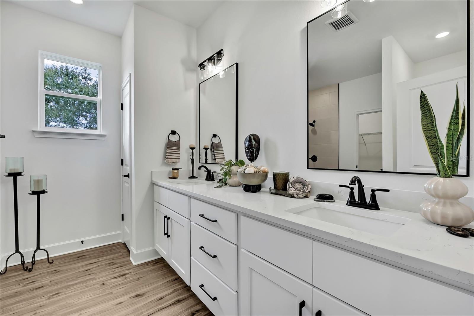 ROYAL HIGHLANDS - Residential