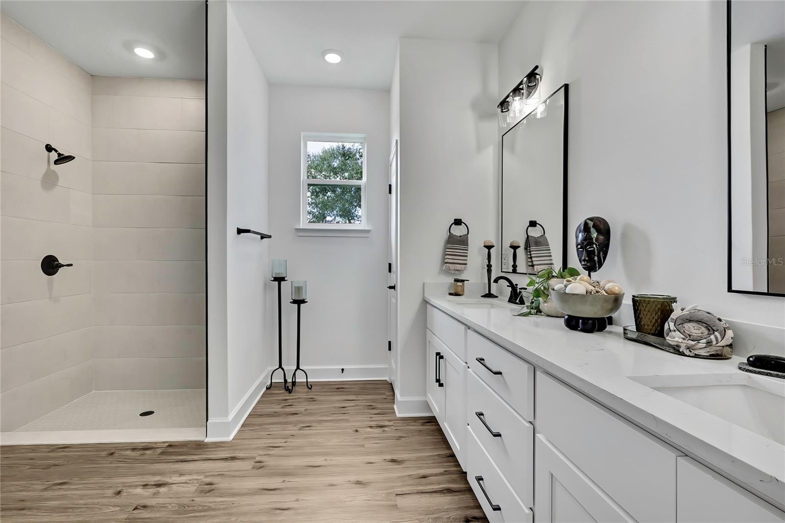 ROYAL HIGHLANDS - Residential