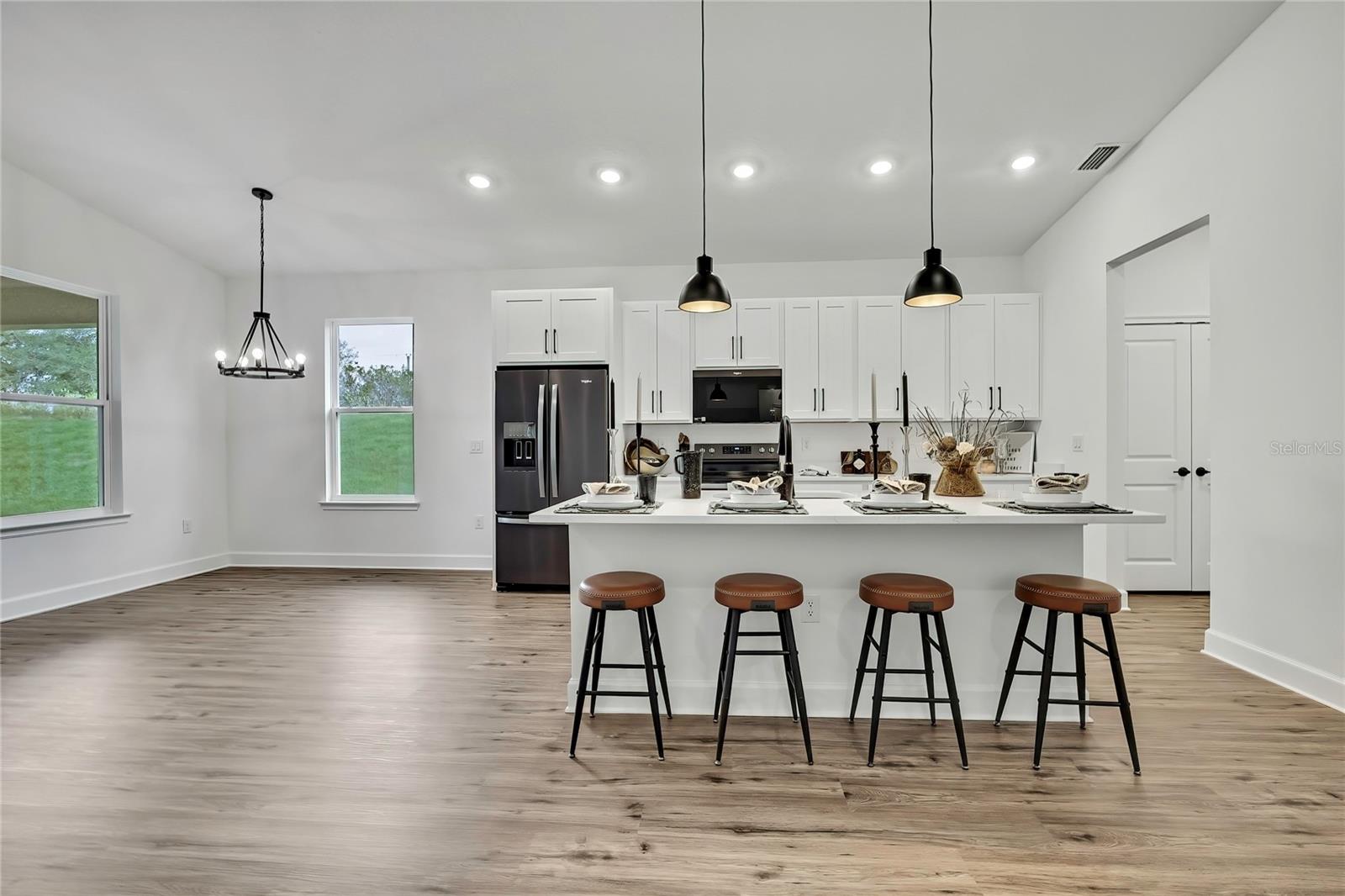 ROYAL HIGHLANDS - Residential