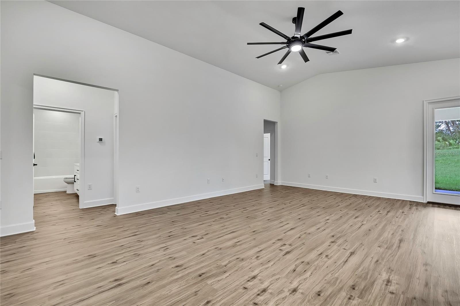 ROYAL HIGHLANDS - Residential