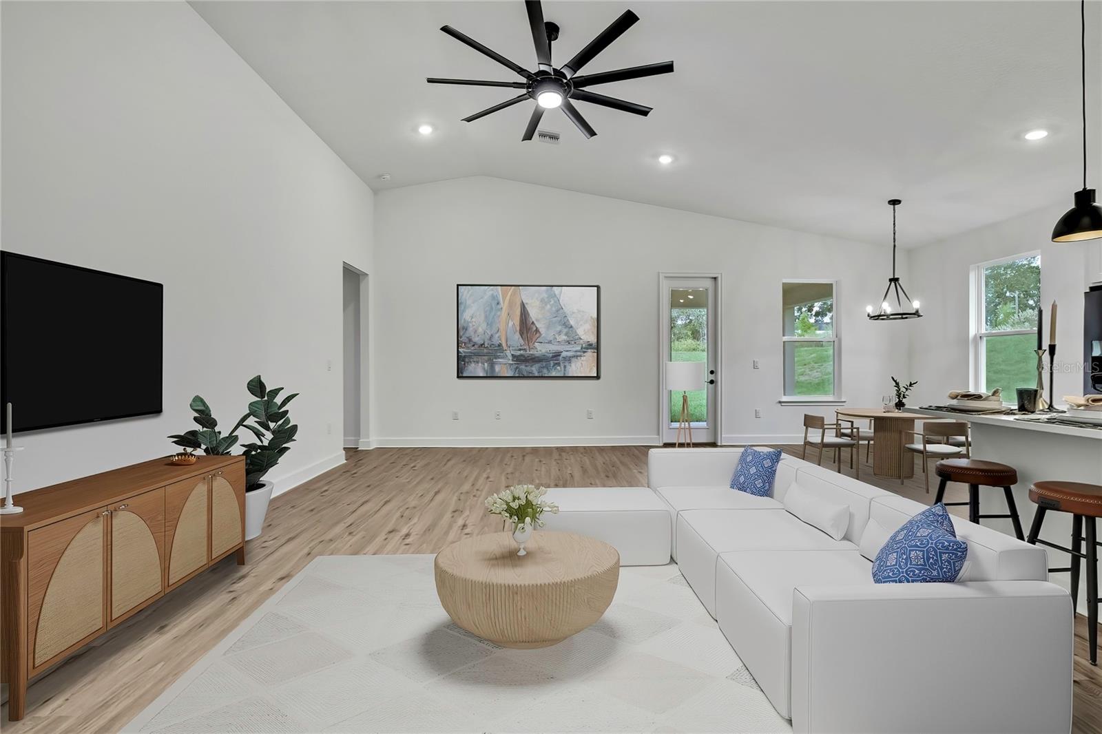 ROYAL HIGHLANDS - Residential