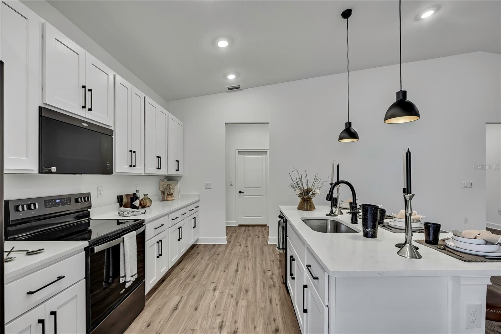 ROYAL HIGHLANDS - Residential