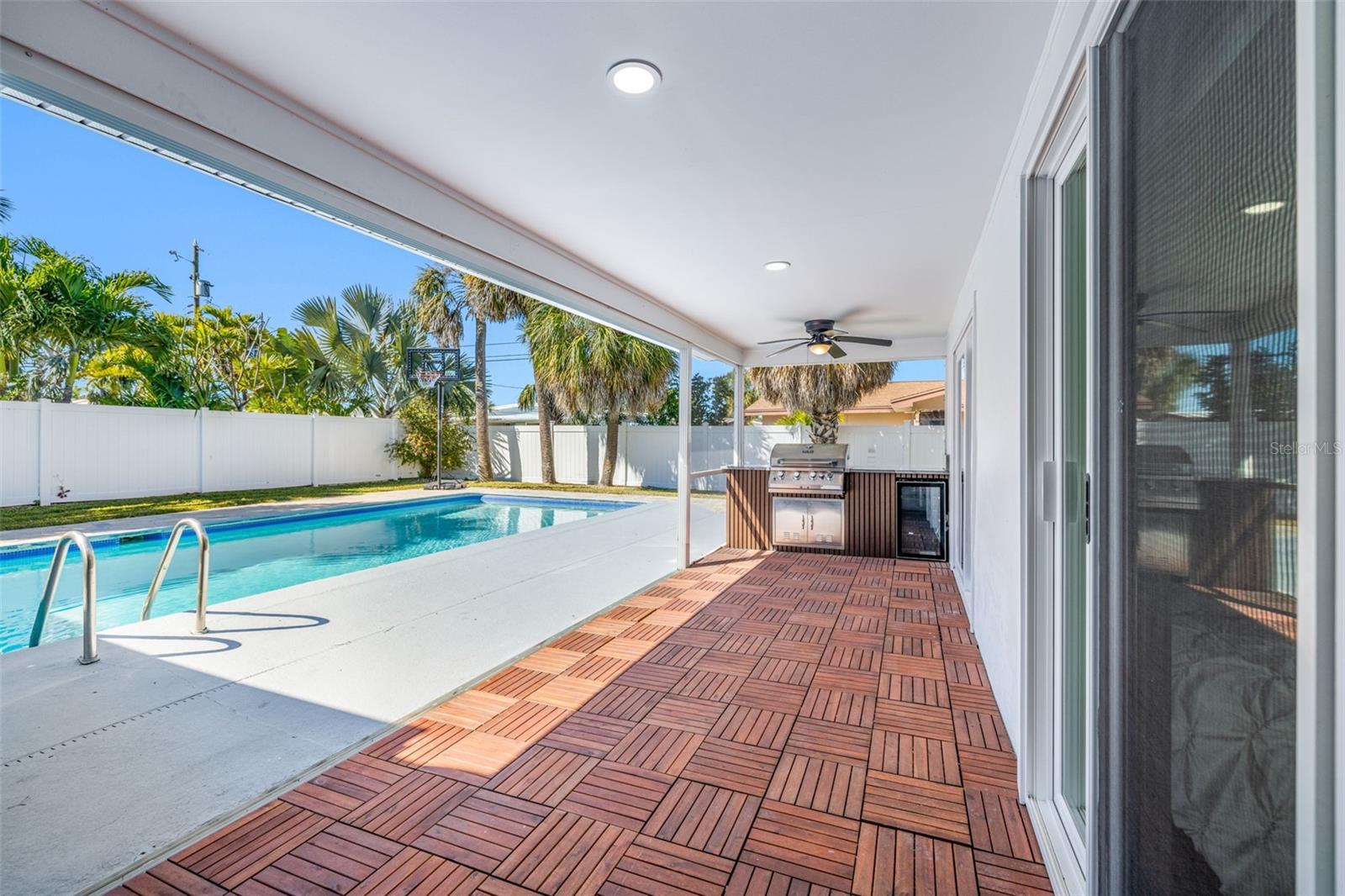 ST PETERSBURG BEACH NORTH UNIT 8 - Residential