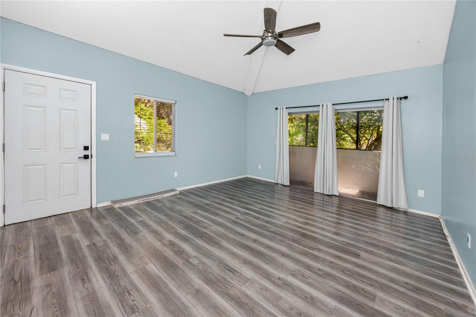 EASTWOOD SHORES 3 - Residential