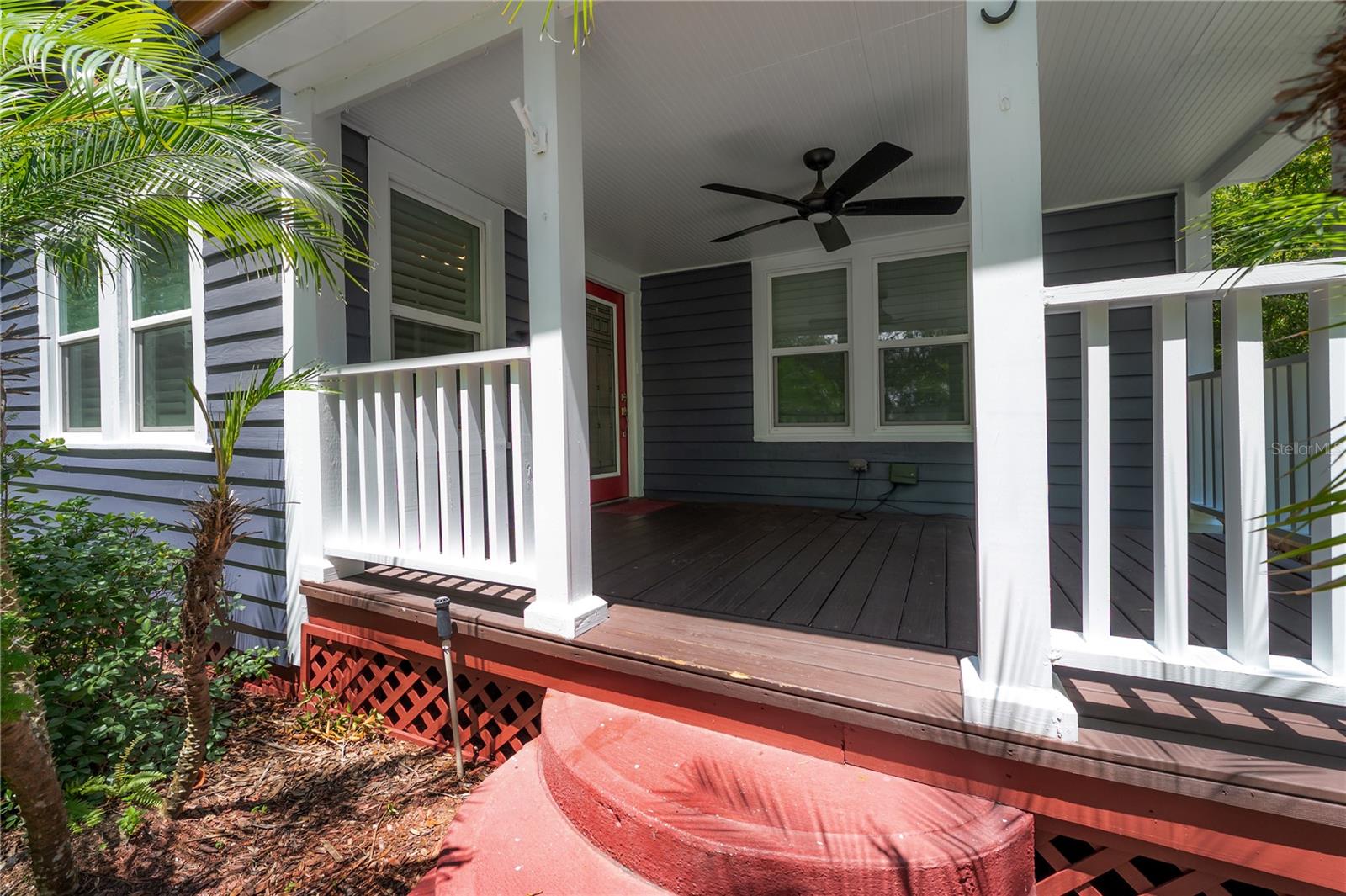 213 W COMANCHE AVENUE