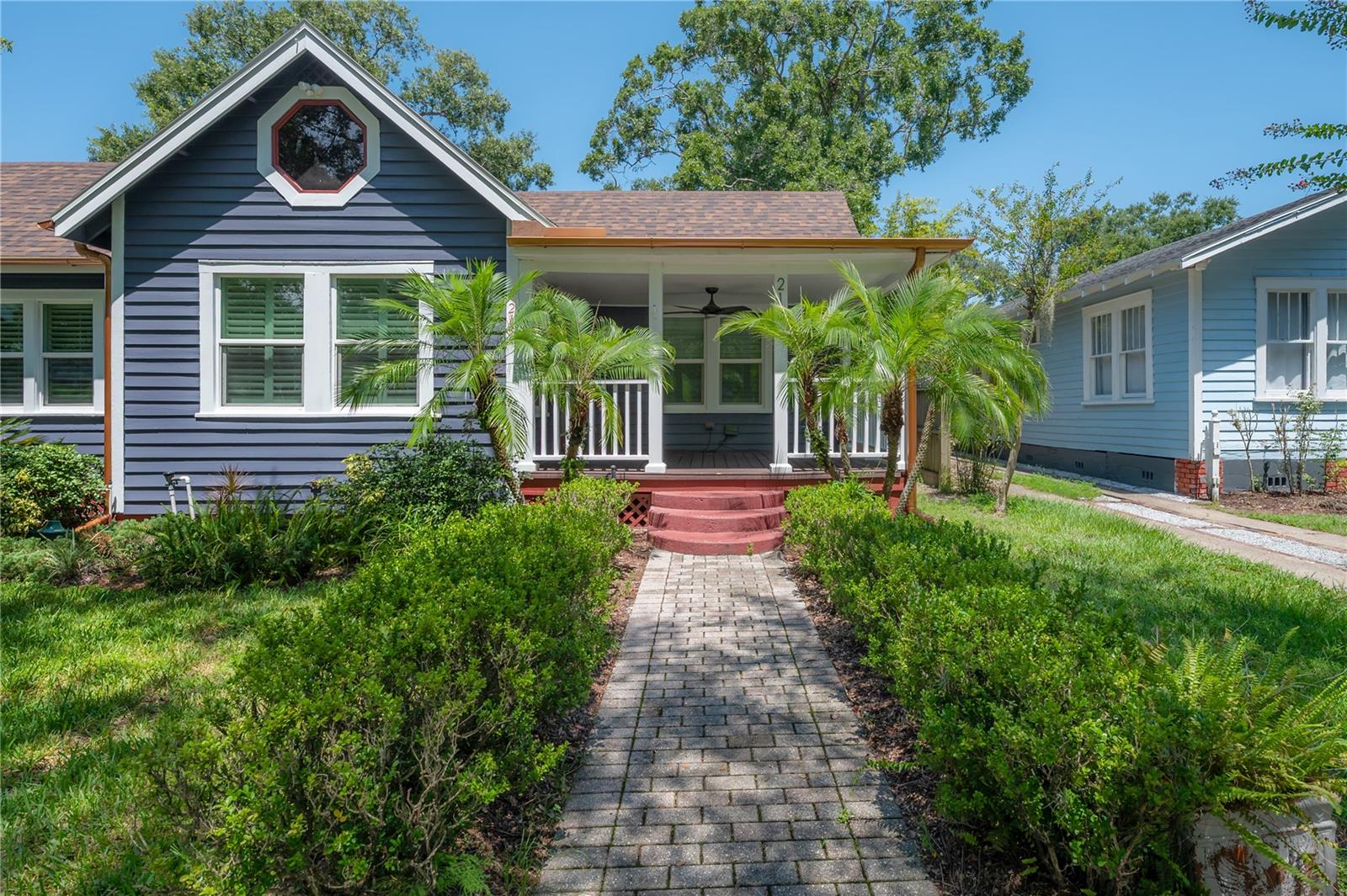 213 W COMANCHE AVENUE