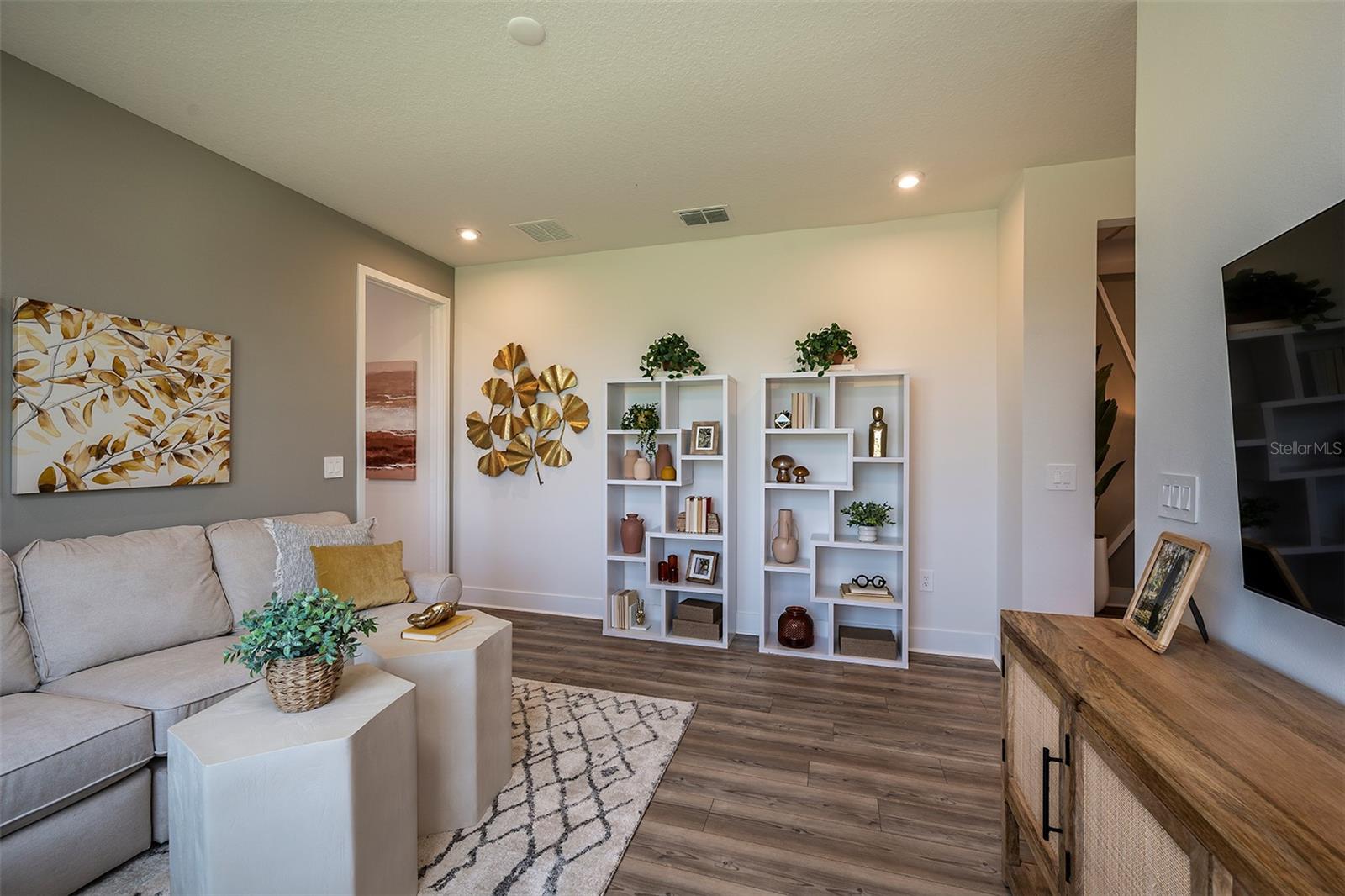 SUNSTONE LAKESIDE AT WELLEN PARK - Residential