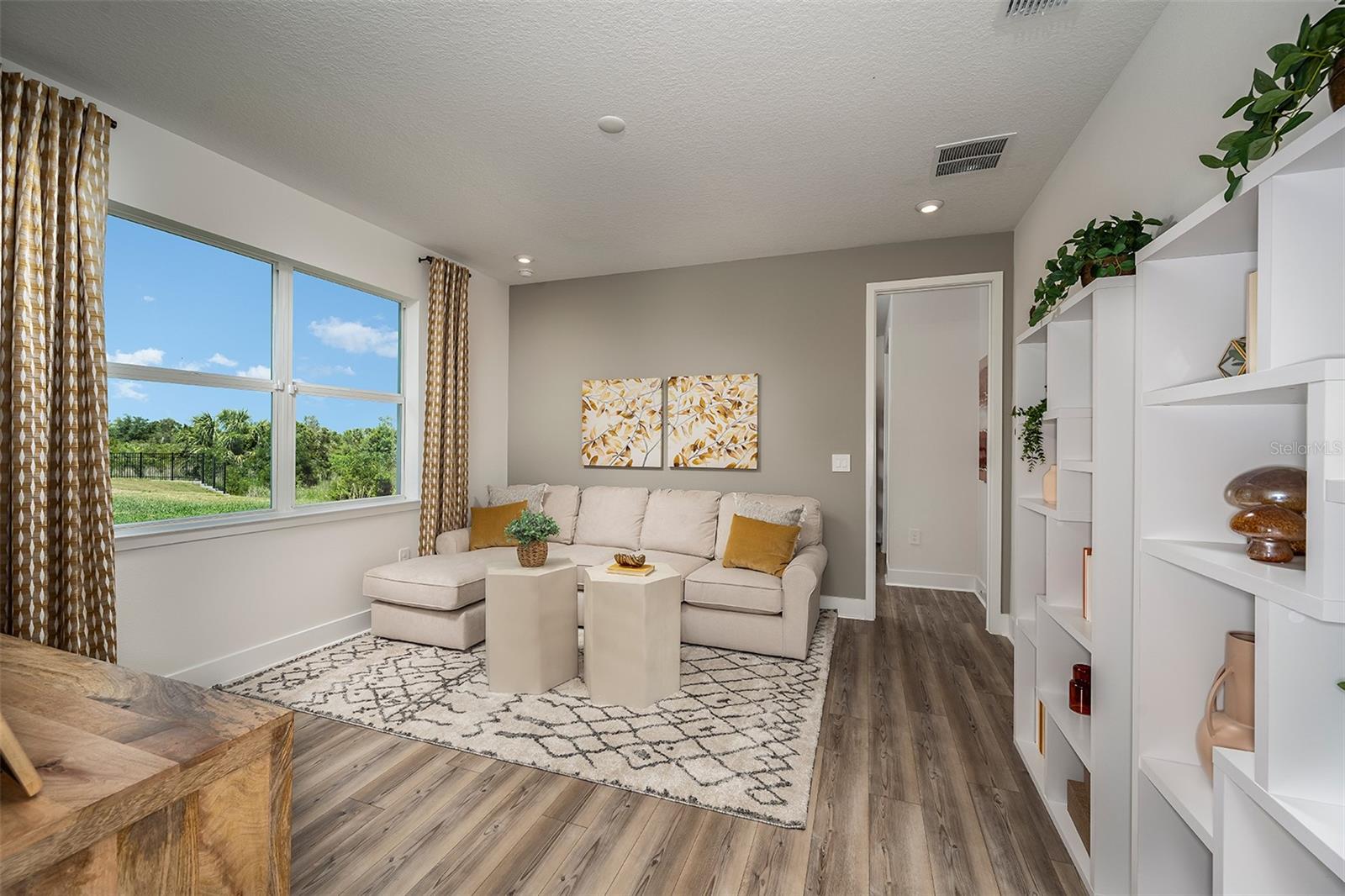 SUNSTONE LAKESIDE AT WELLEN PARK - Residential