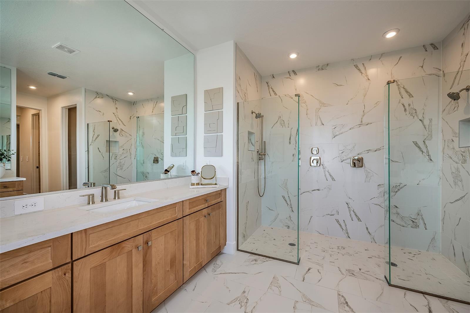 SUNSTONE LAKESIDE AT WELLEN PARK - Residential