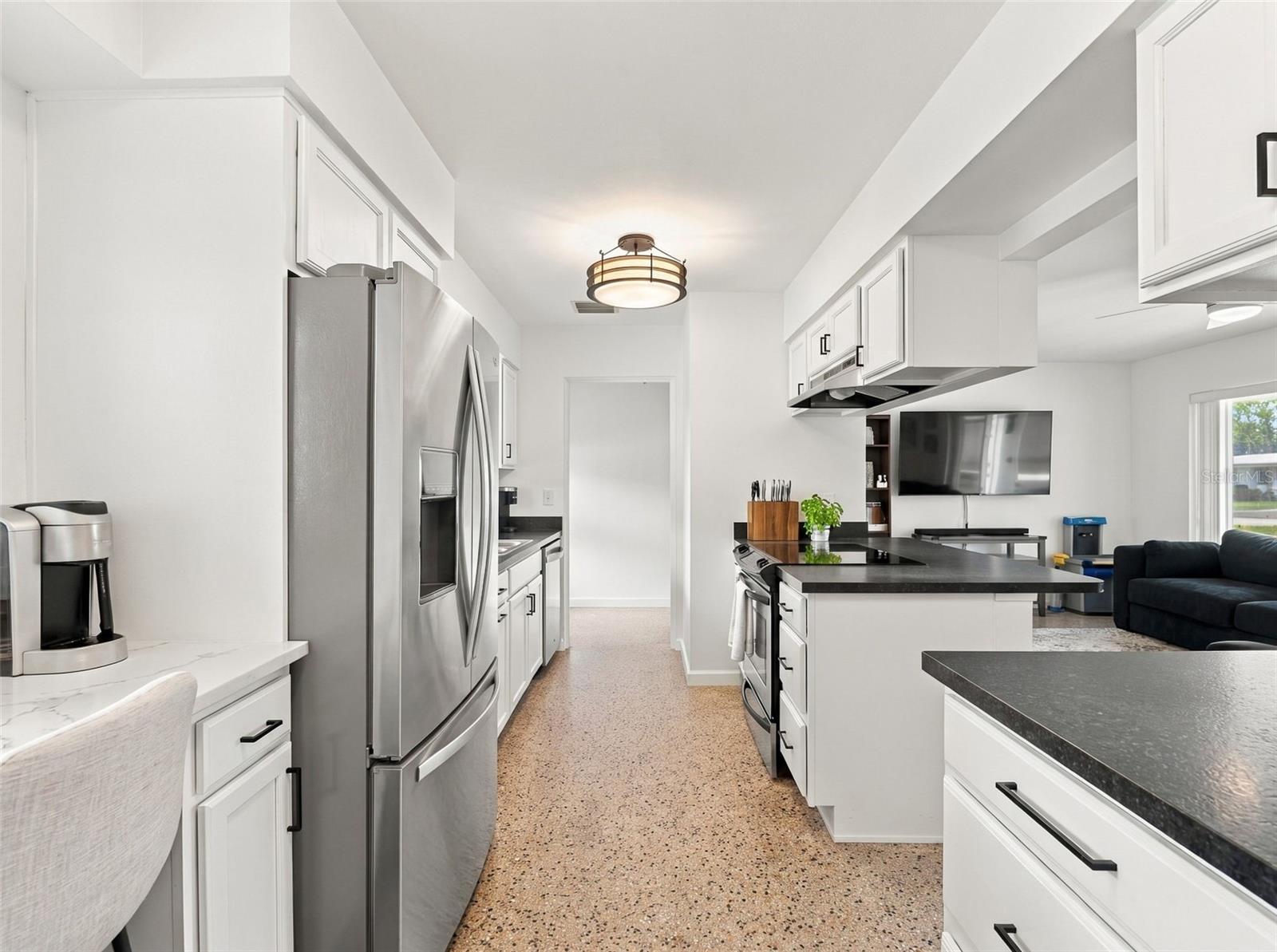1502 DOVE DRIVE