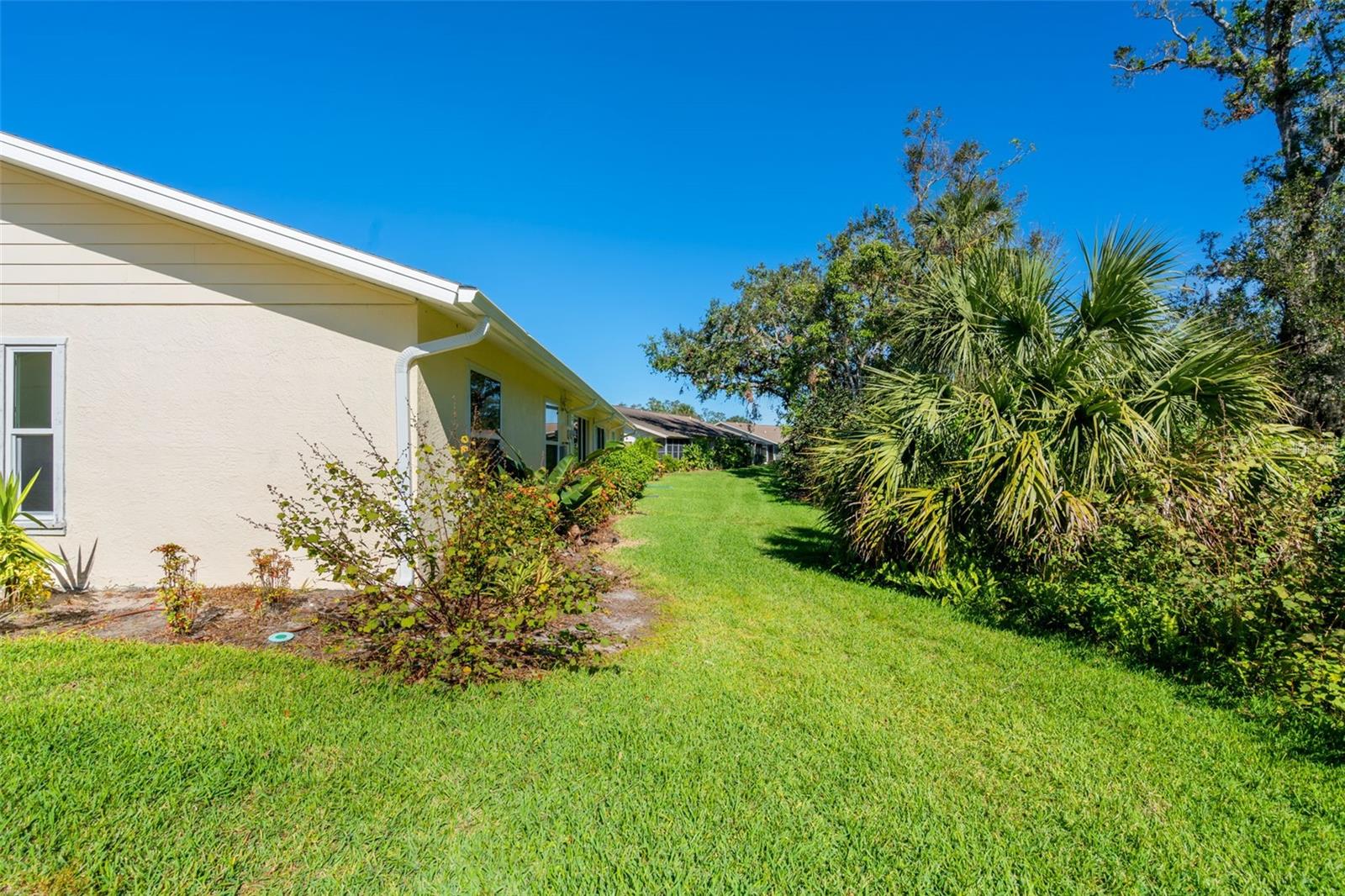4279 OAKHURST CIRCLE E 3044