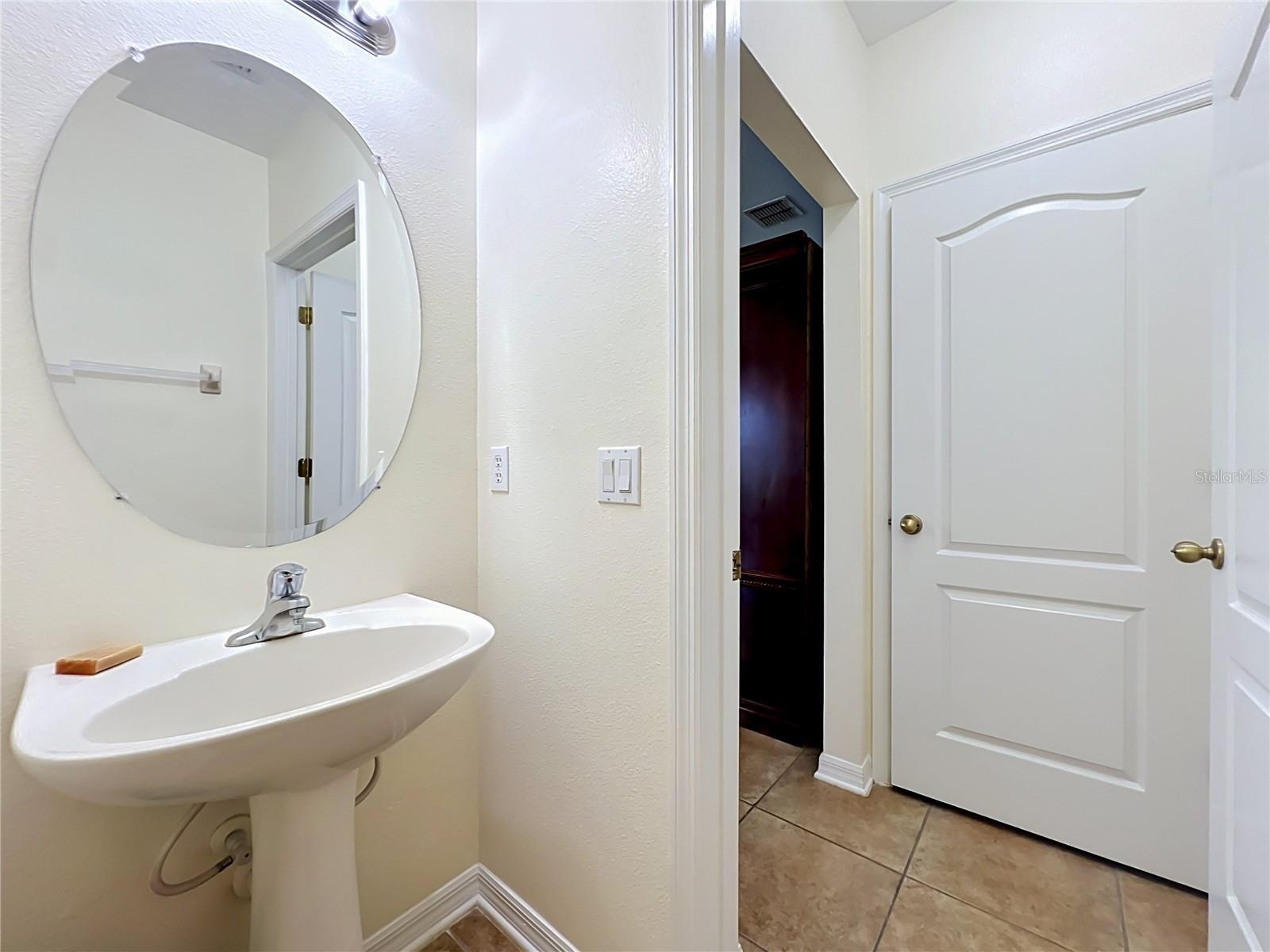 PROVENANCE - Residential Lease