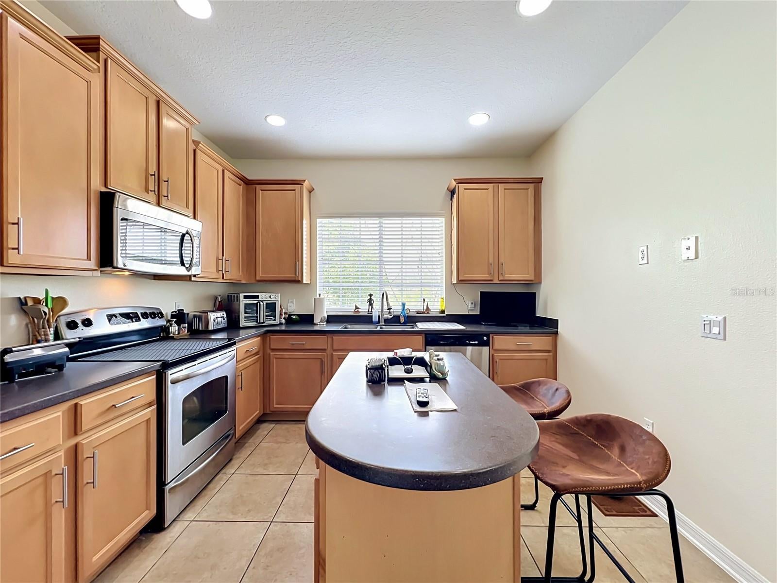 PROVENANCE - Residential Lease