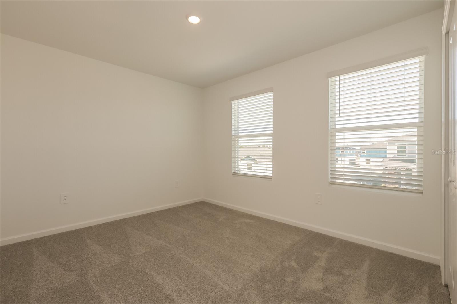 RANCHES/LK MCLEOD I - Residential Lease