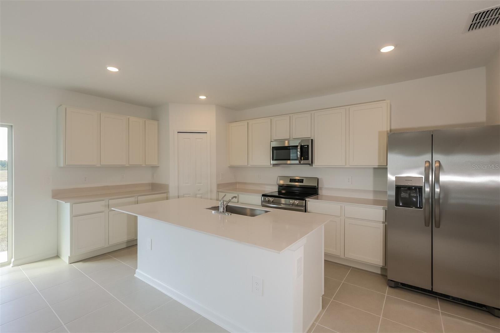 RANCHES/LK MCLEOD I - Residential Lease