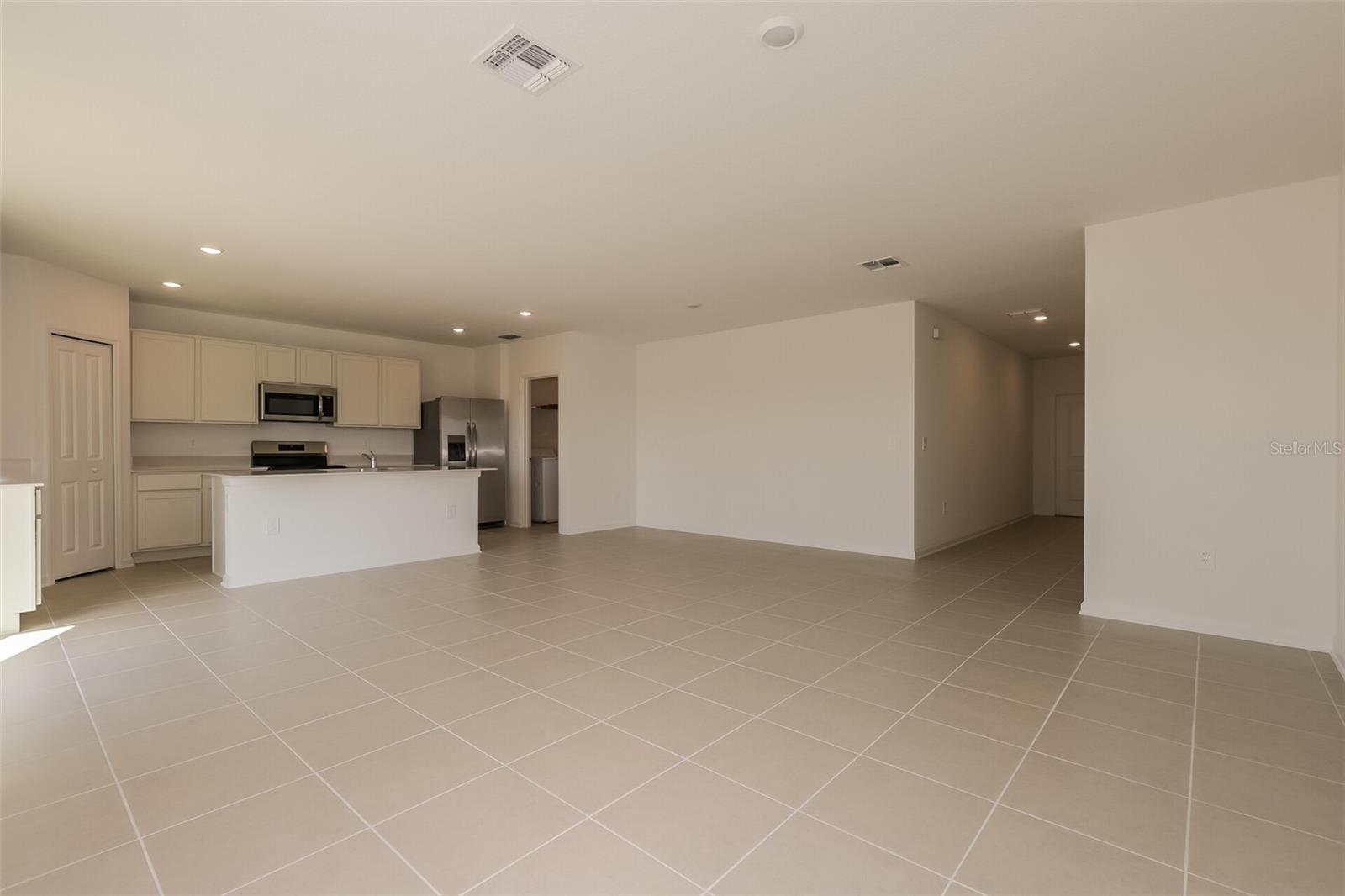 RANCHES/LK MCLEOD I - Residential Lease