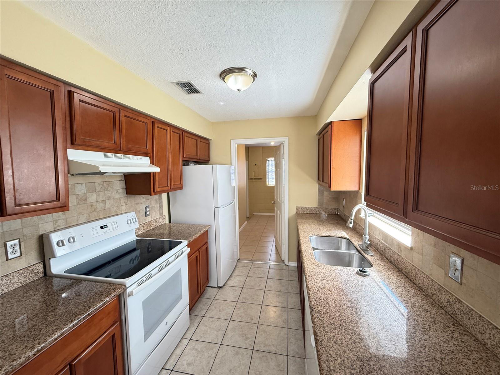 MICHELE WOODS - Residential Lease