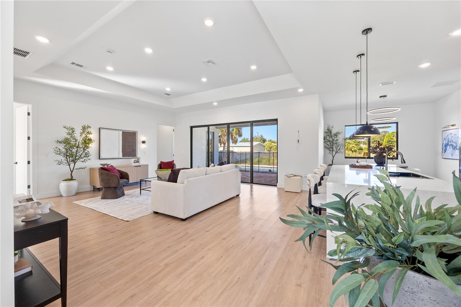 229 FERDON CIRCLE