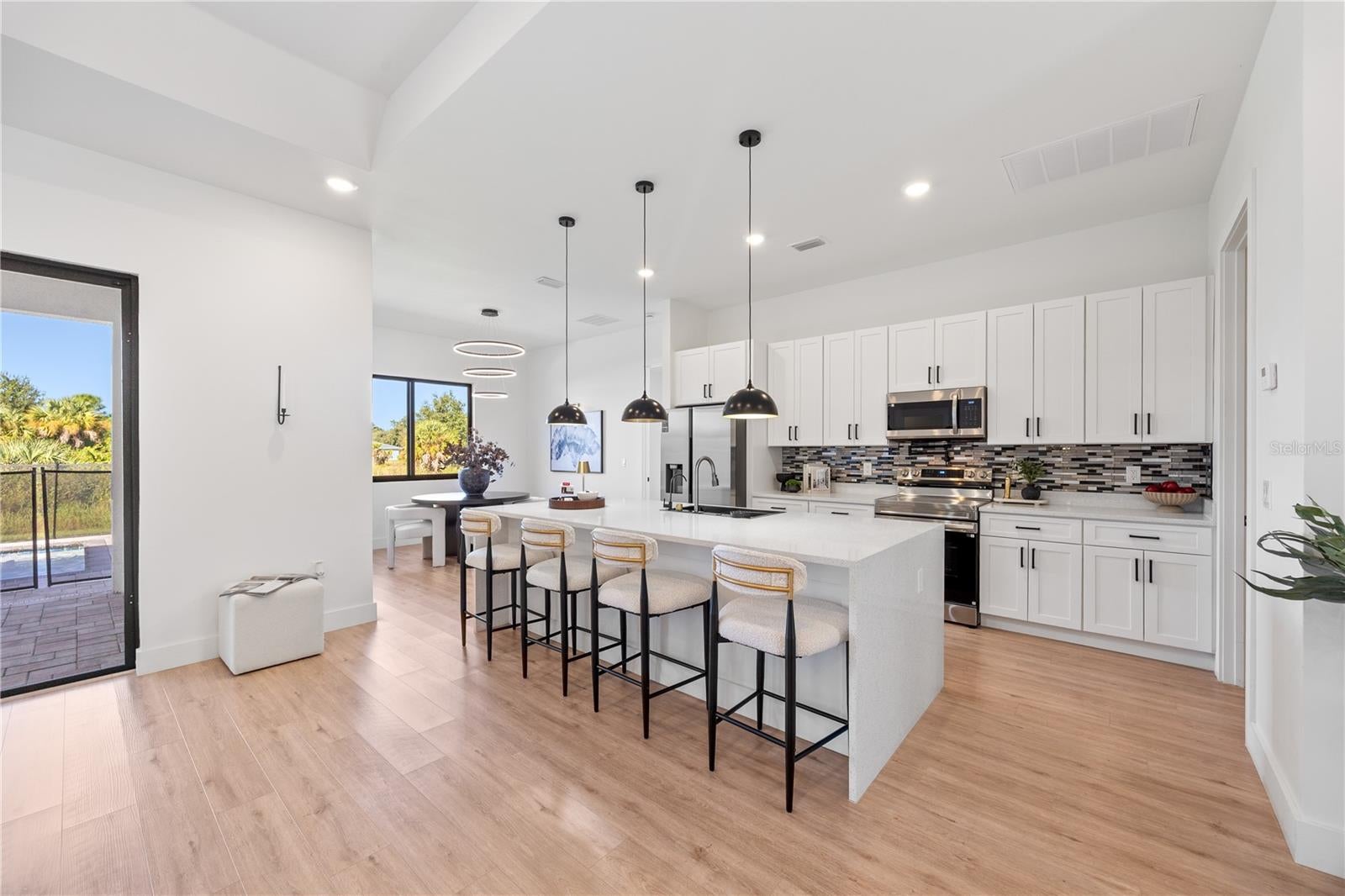 229 FERDON CIRCLE
