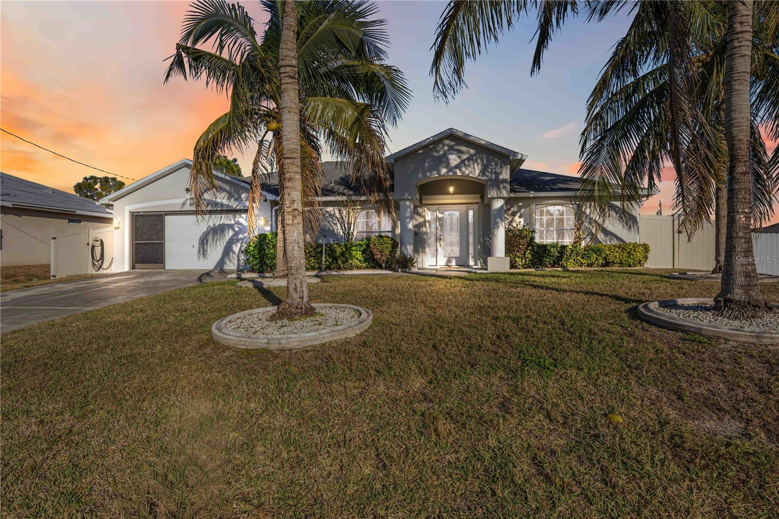 CAPE CORAL - Residential