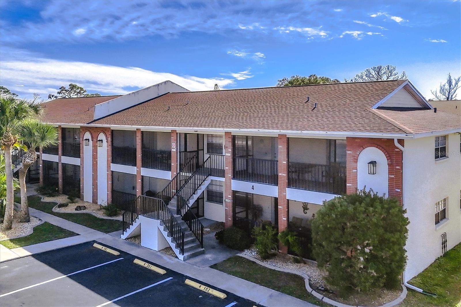 PALM MANOR PH 02 - Residential