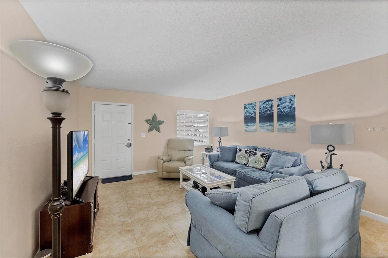 PALM MANOR PH 02 - Residential