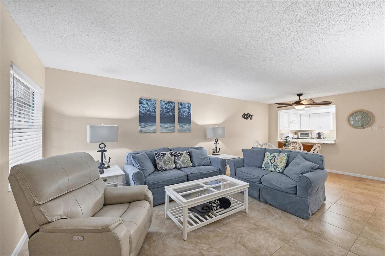 PALM MANOR PH 02 - Residential