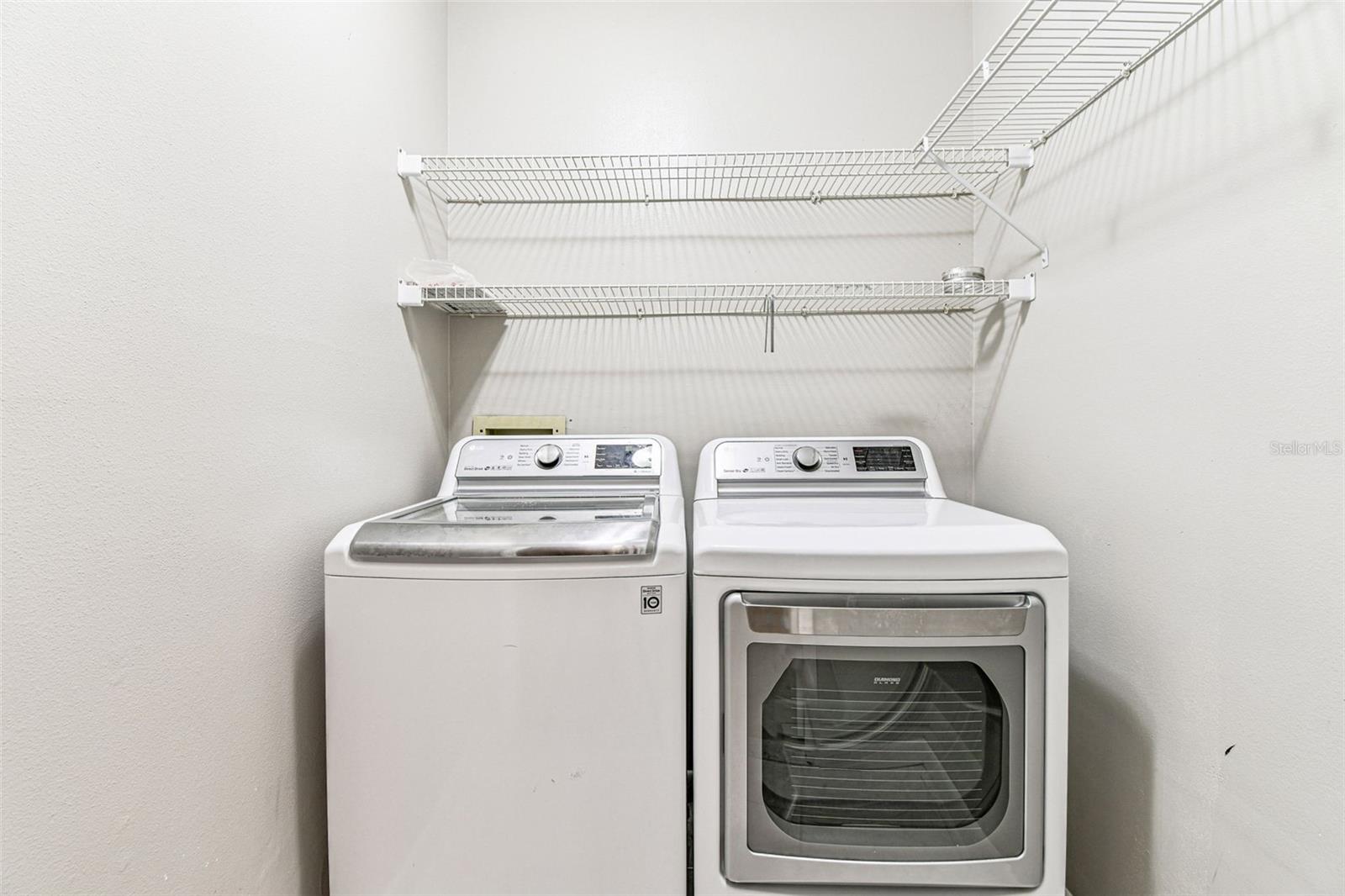 PINE GROVE CONDO AT BLOOMINGDALE - Residential