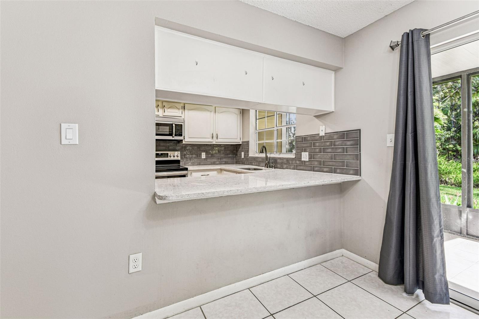 PINE GROVE CONDO AT BLOOMINGDALE - Residential