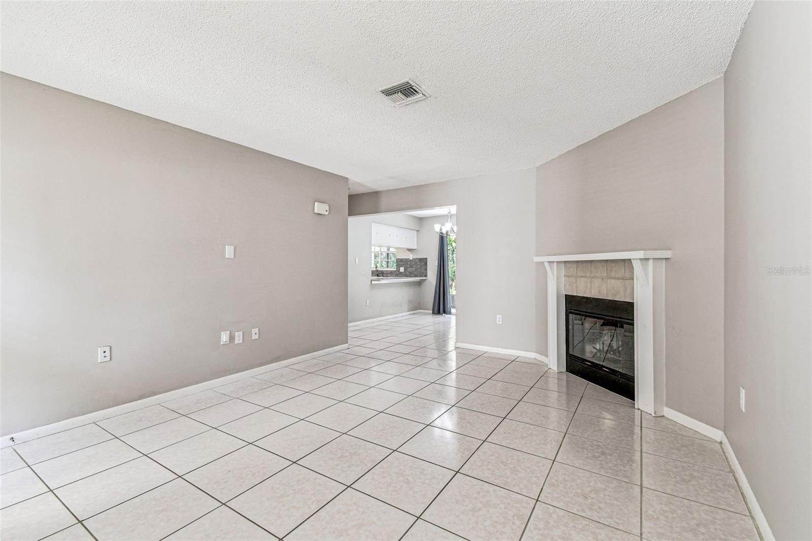 PINE GROVE CONDO AT BLOOMINGDALE - Residential